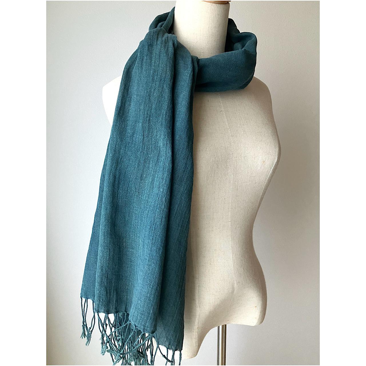 藍染めコットンガーゼストール-染めムラ深グリーンネイビー1枚目の画像