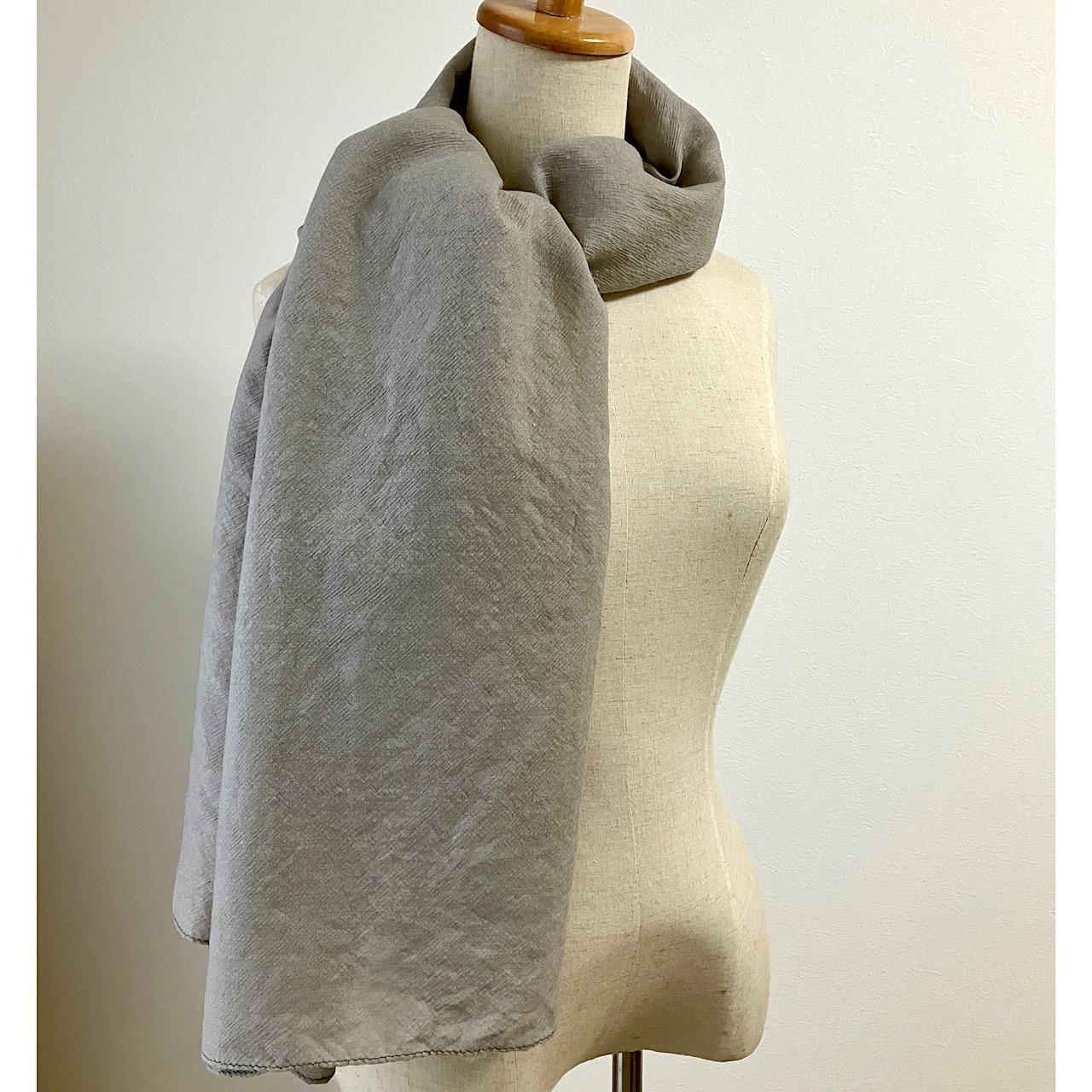 草木染大判ウールストール(平織)＊グレー1枚目の画像